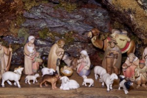 christmas-crib-figures-1080132_640 (1)